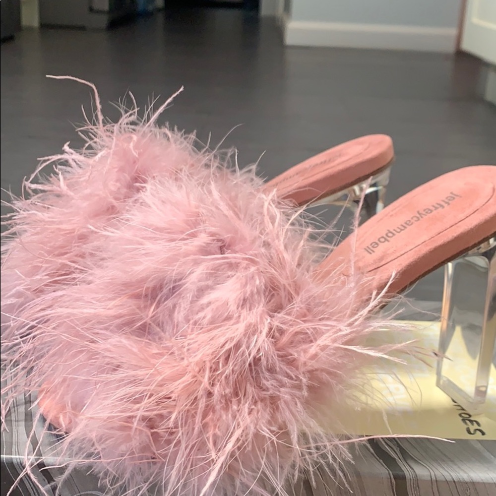 - Fluffy heels pink